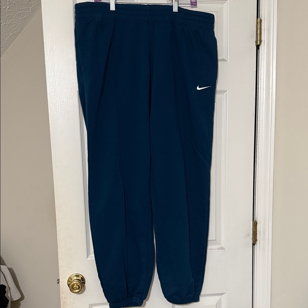 women’s nike sweatpants
